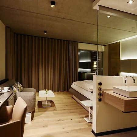 Seegarten فندق 4*